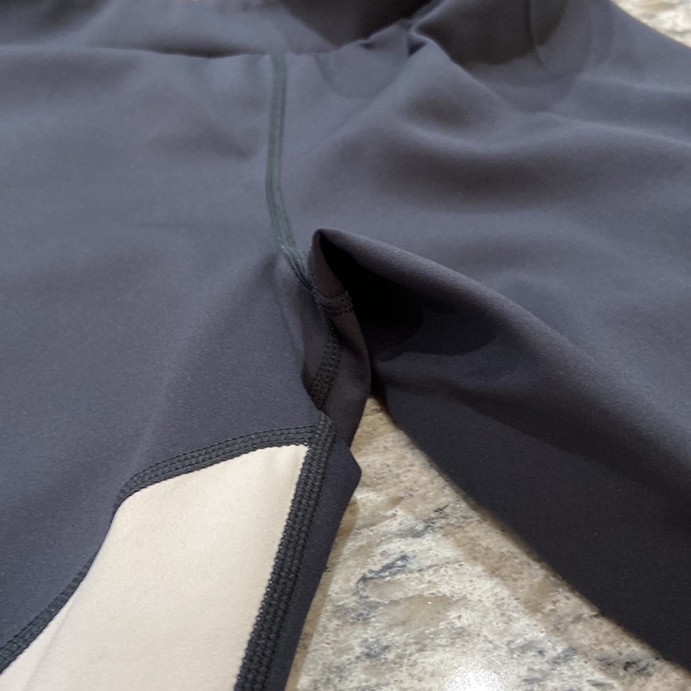 Guess | Like New Colorblock Running Leggings Zipp… - image 6